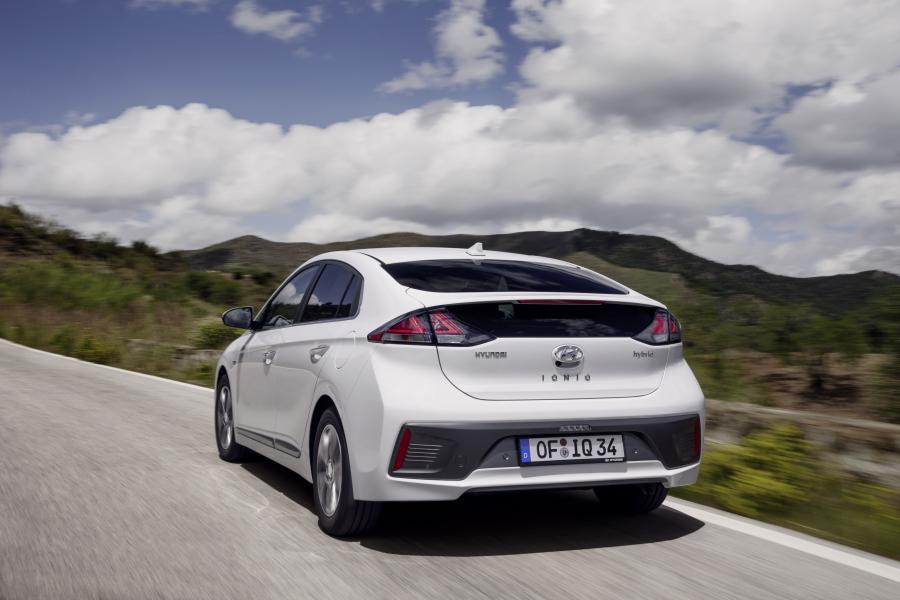  Hyundai IONIQ hybrid (AE) 2019 года  (WW) (фото 14 из 42)